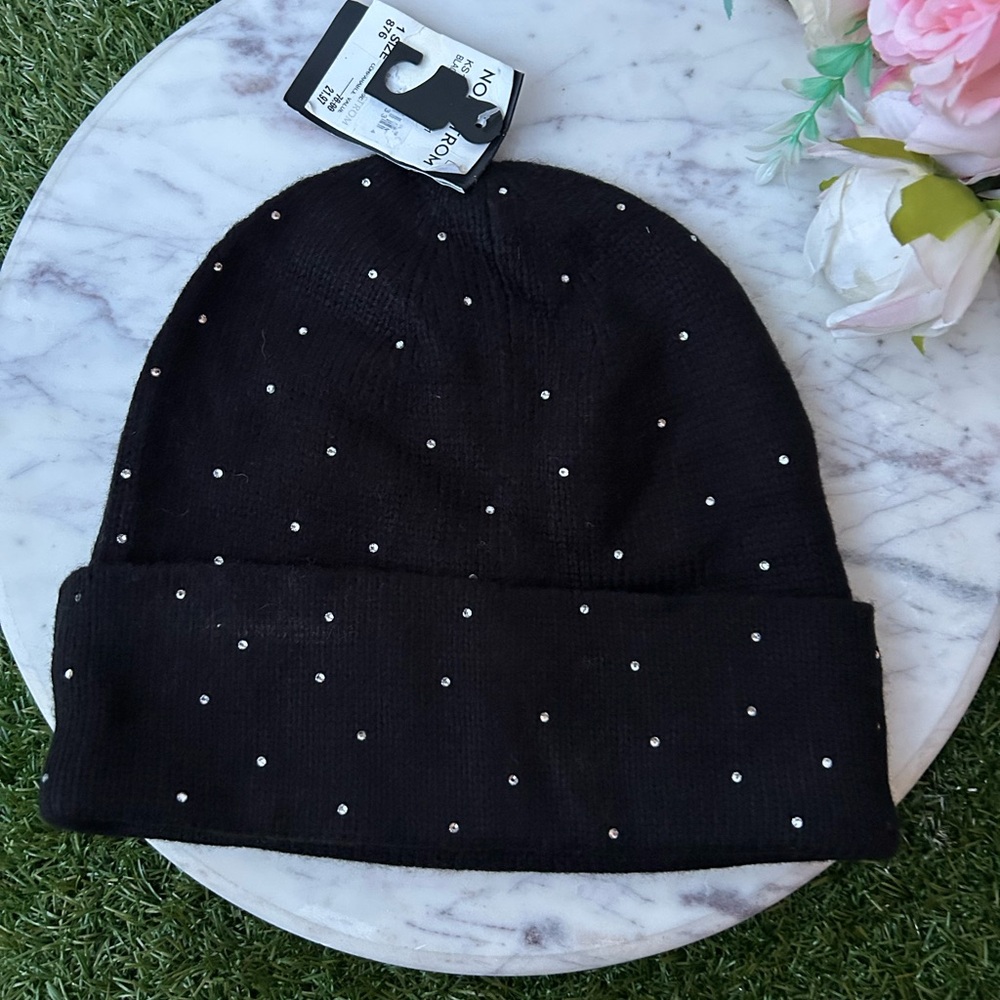 Kate Spade Disco Ball Beanie
Rhinestone Black NWT $ 78